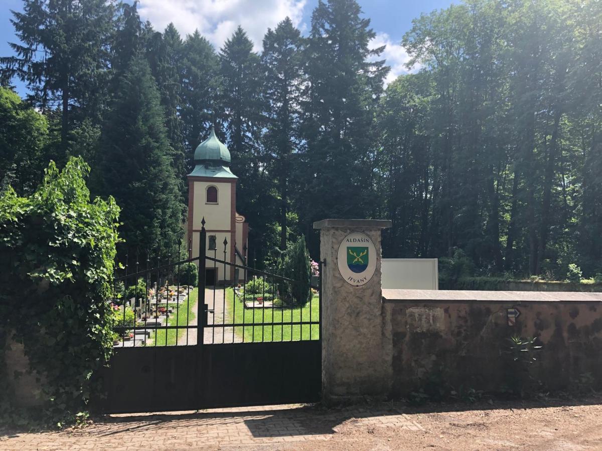 Apartmany Jevany Zewnętrze zdjęcie
