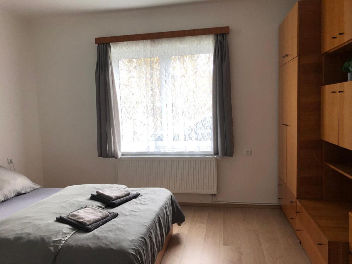 Apartmany Jevany Zewnętrze zdjęcie