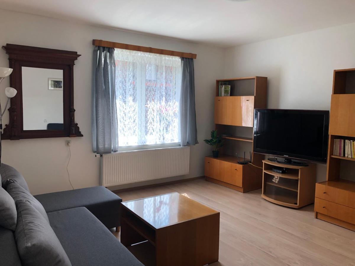 Apartmany Jevany Zewnętrze zdjęcie