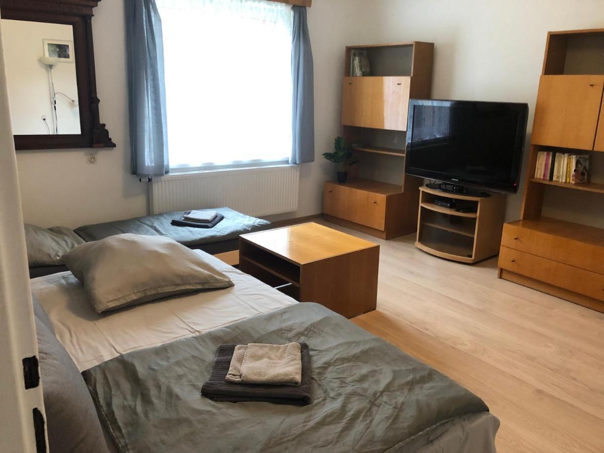 Apartmany Jevany Zewnętrze zdjęcie